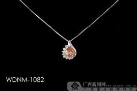 翡翠吊坠 方寸之间的东方神韵